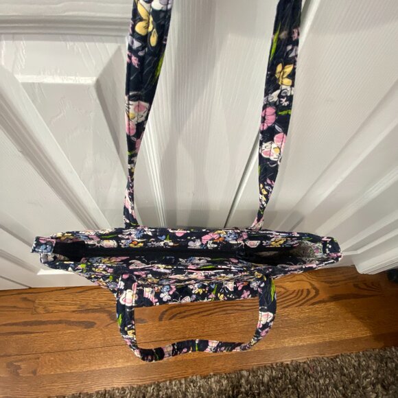 Vera Bradley Tote NWT 16" across 12" top to bottom - Picture 3 of 6